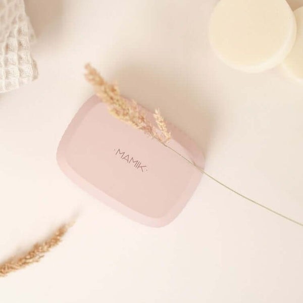 Boîte à savons et porte-savon rose poudré pour transporter savons et shampoings solides. MAMIK